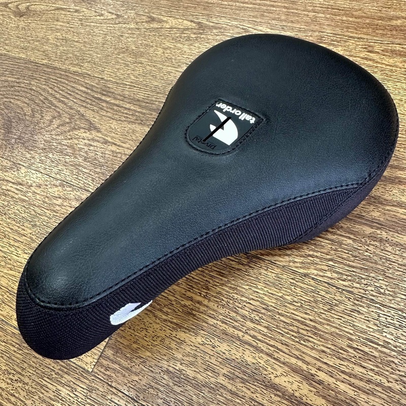 Tall Order Logo Mid Pivotal Seat Black