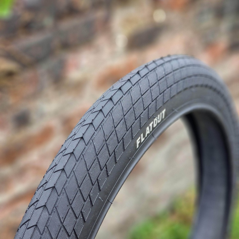 Relic Flatout Tyre Black